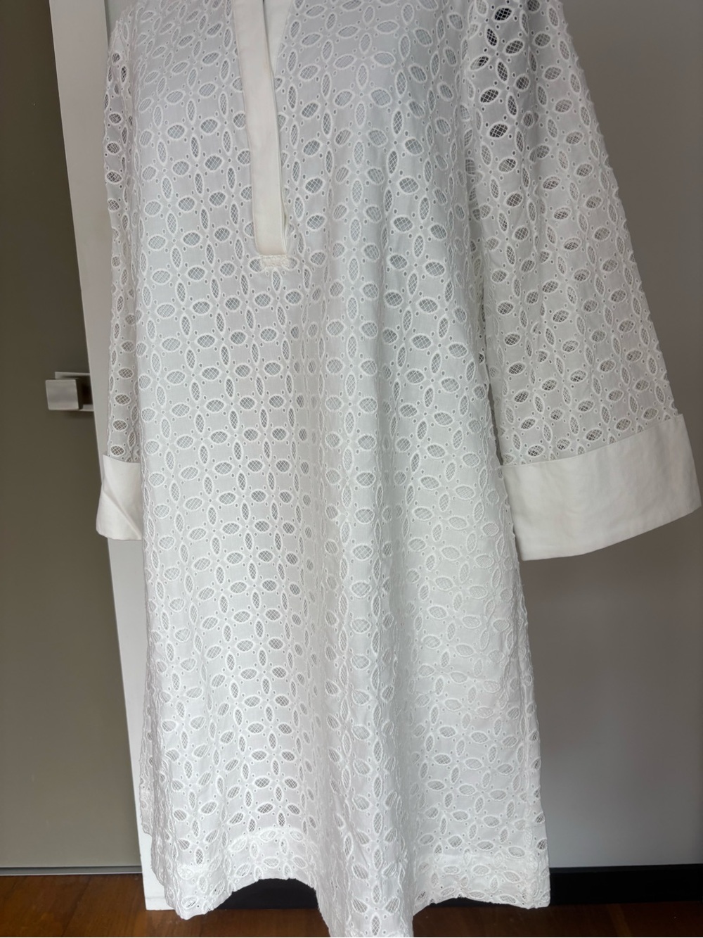 Tuckernuck Megan White Eyelet Shift Dress M N - Picture 7 of 14